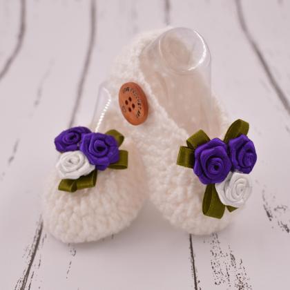 Cute Crochet Baby Booties With 3 Flower - White