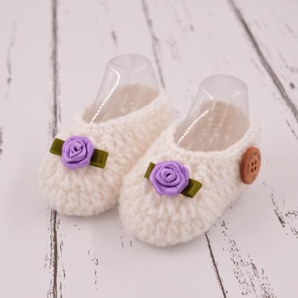 Smart Crochet Baby Booties - White