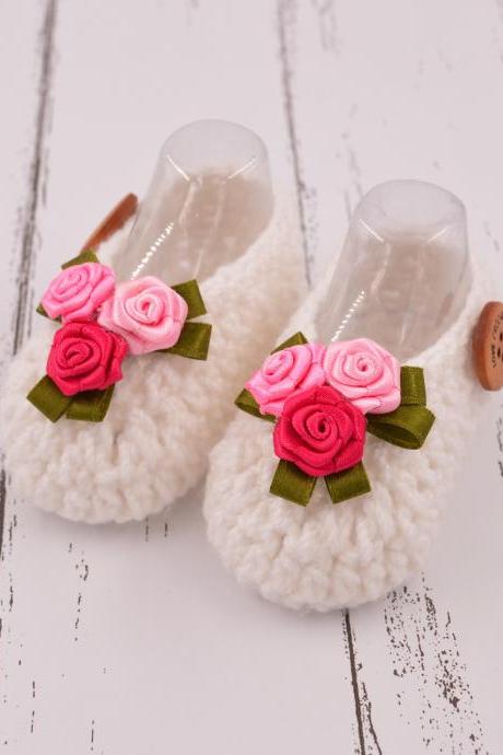 Lovely Crochet Baby Booties With 3 Flower - White