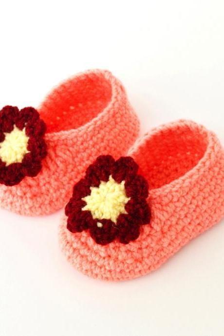 Crochet baby booties - Peach