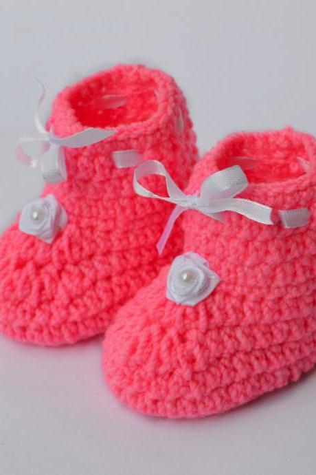 Crochet cute flower baby booties - Pink